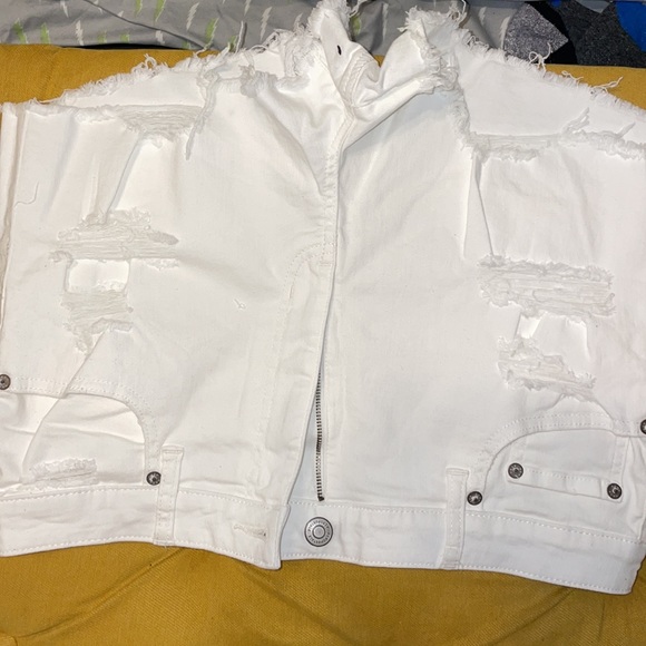 Brand new! Never used white shorts - Picture 4 of 4